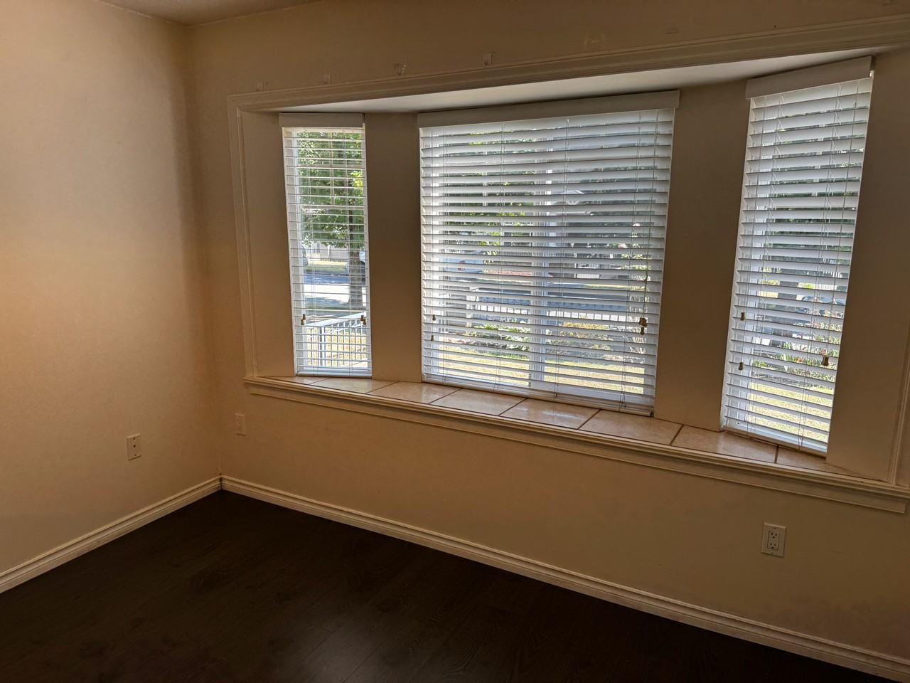1657 E 55th Ave - Photo 5 of 10
