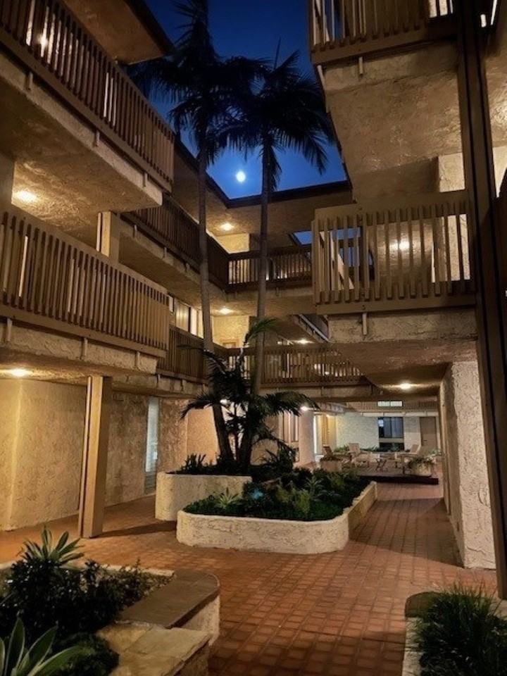 1414 Greenfield Apartments - Photo 6 of 8