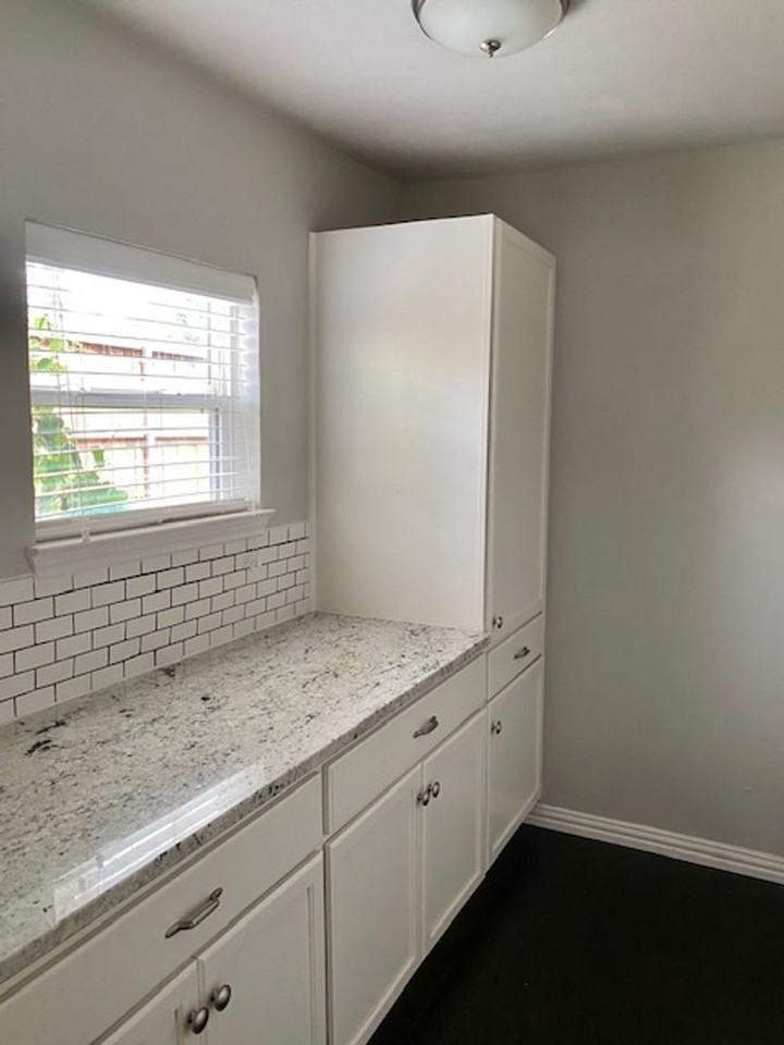 7110 Ash St - Photo 6 of 14