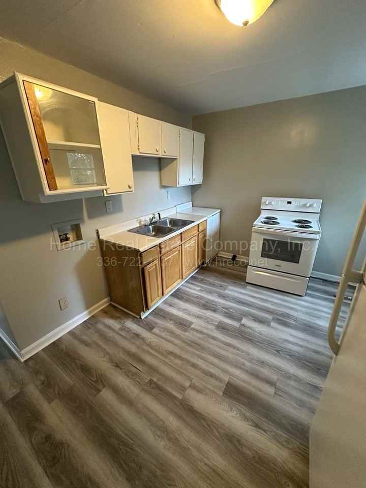 1403 Underwood Ave - Photo 5 of 6