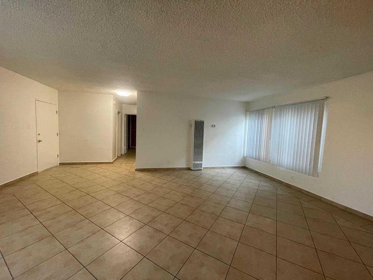 14710 Blythe St - Photo 6 of 14