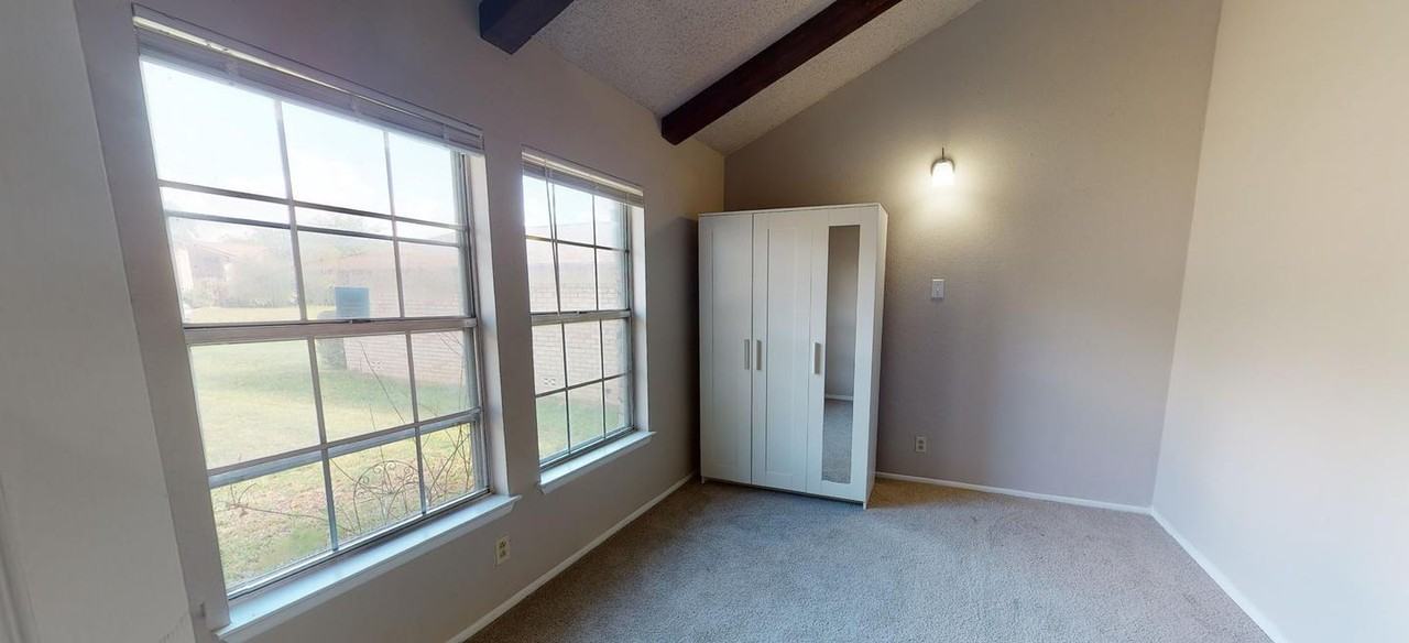 Charming San Antonio gem with spacious backyard & modern upgrades! - Photo 5 of 22