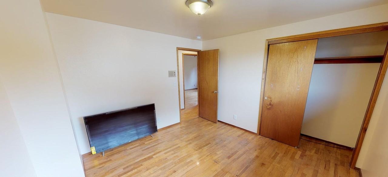 Spacious North Beacon Hill house with great views - Photo 4 of 17