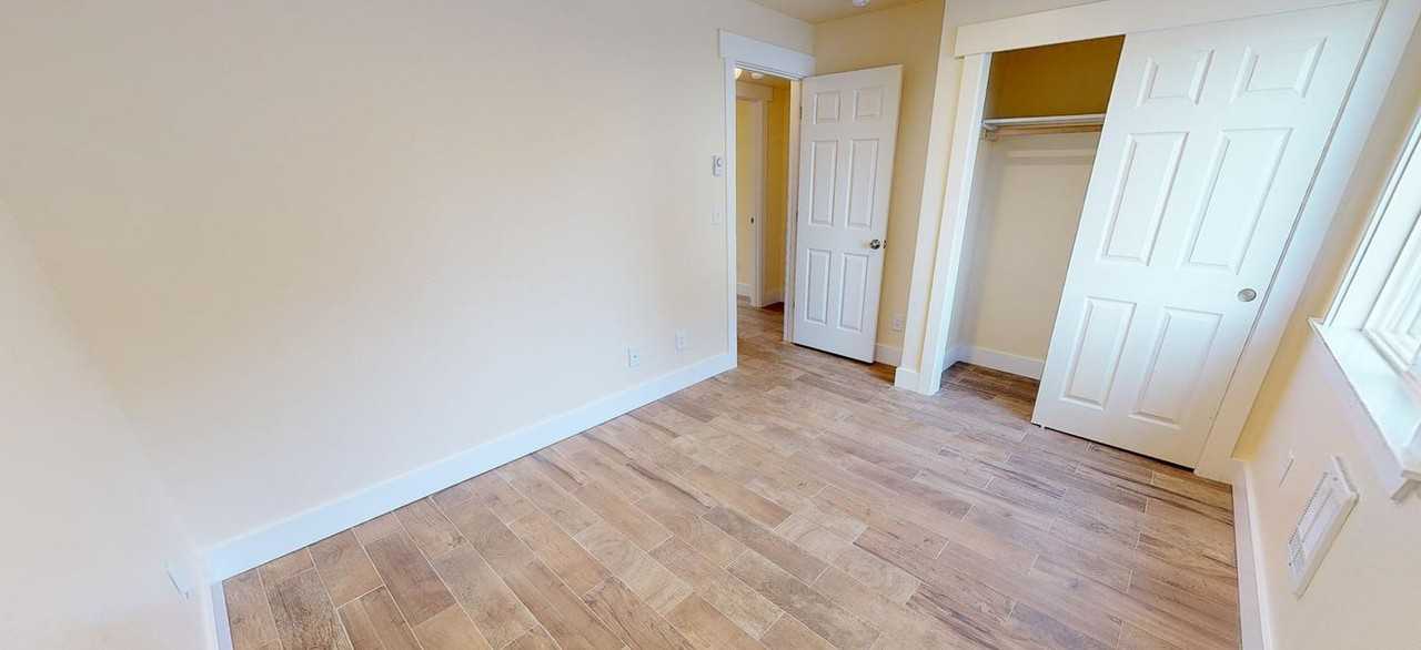 Spacious North Beacon Hill house with great views - Photo 7 of 17