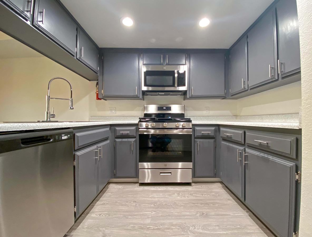 1865 Clyde St - Photo 2 of 20