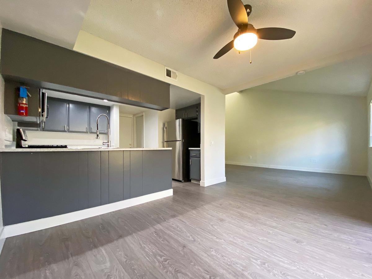 1865 Clyde St - Photo 6 of 20