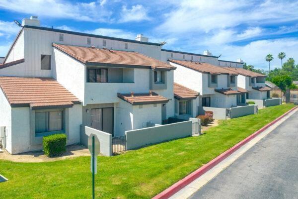 1865 Clyde St - Photo 6 of 20