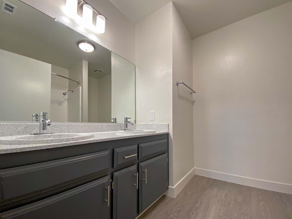 1865 North Clyde Street - Photo 2 of 20