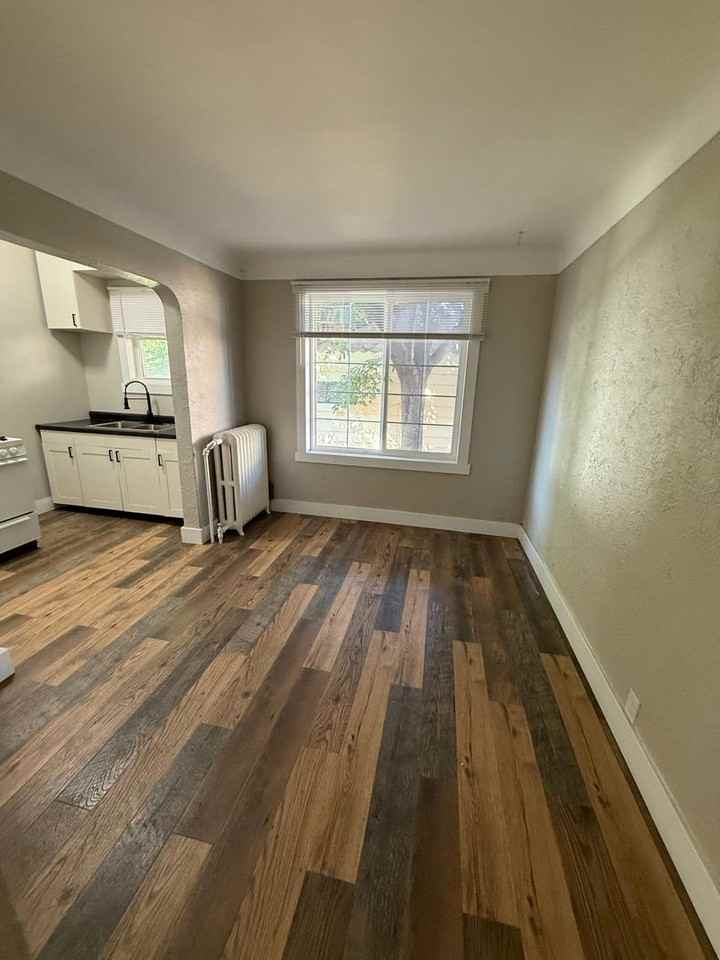 251 Maria Ave - Photo 3 of 18