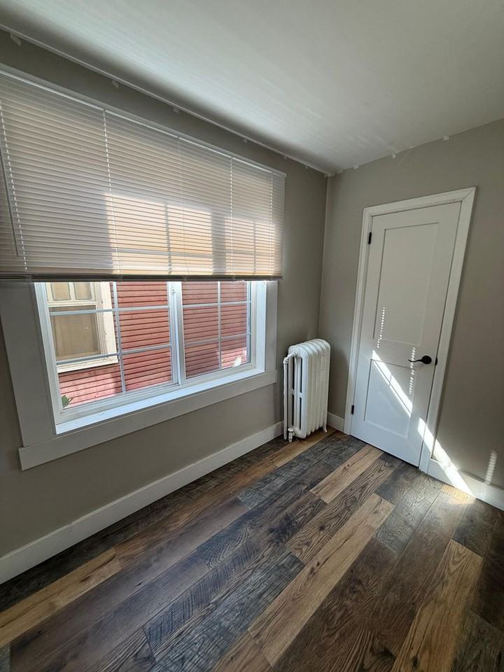 251 Maria Ave - Photo 4 of 18