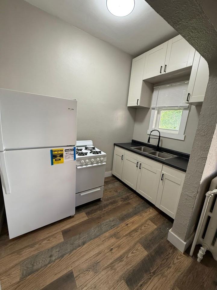 251 Maria Ave - Photo 7 of 18