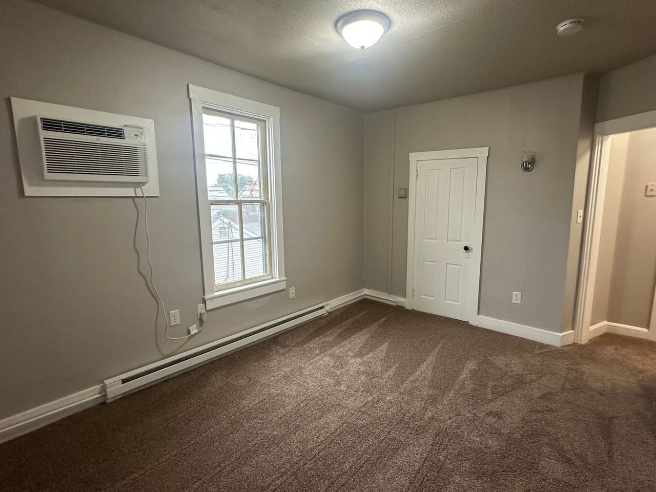 39 E Willow St - Photo 5 of 22
