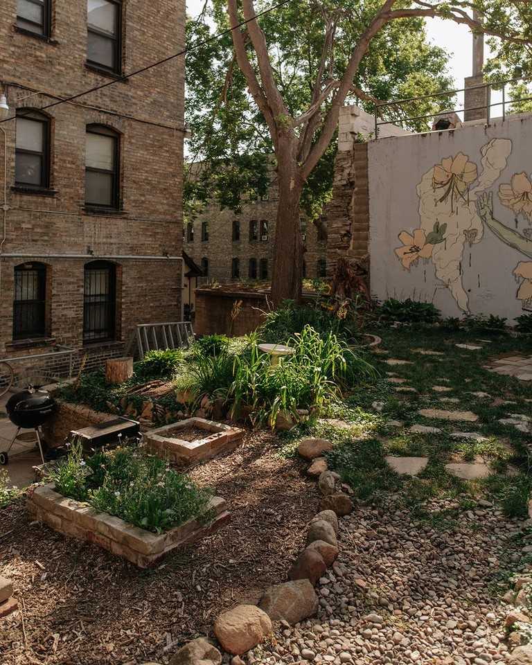 Loring Terraces, Apartments on West 15th - Photo 7 of 43