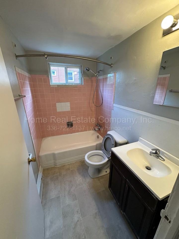 1447 Clark Ave #B - Photo 3 of 6