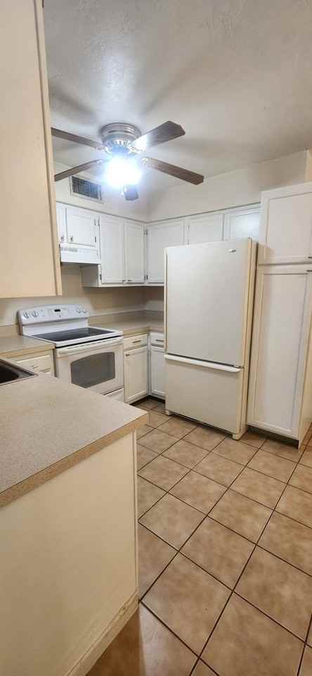 3525 Northwest 86th Way - Photo 4 of 17