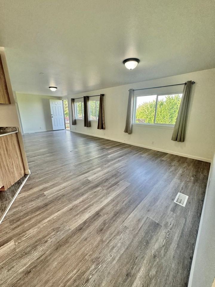 14414 Greenbelt Dr E - Photo 2 of 28