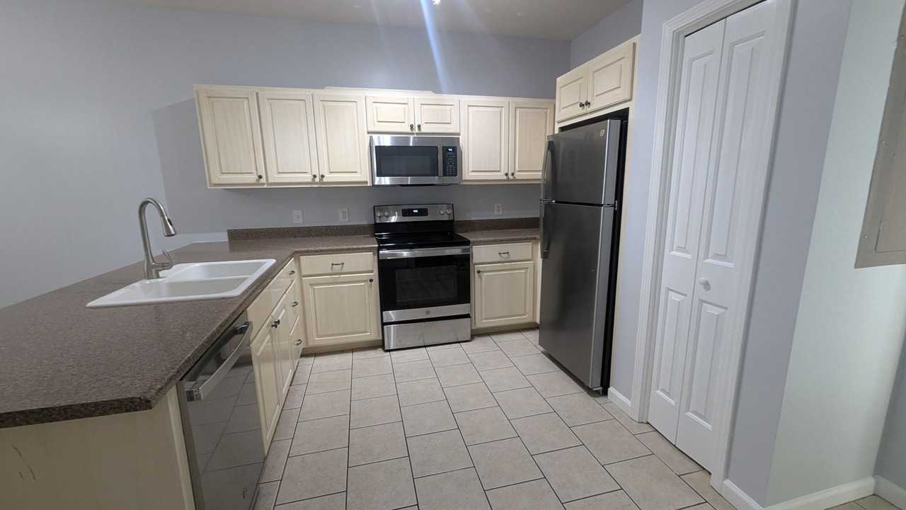 1840 Annabellas Dr - Photo 2 of 16