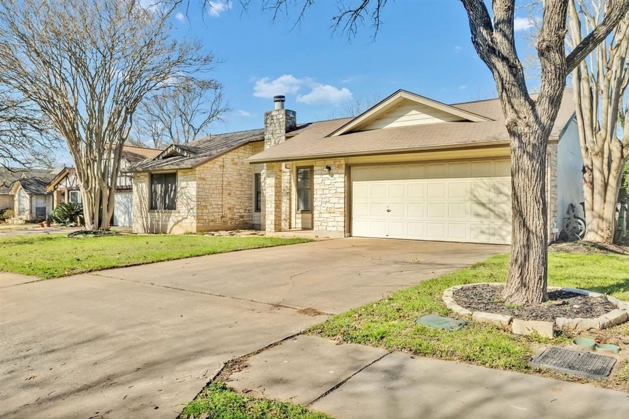 1708 Wild Horse Ln - Photo 2 of 22