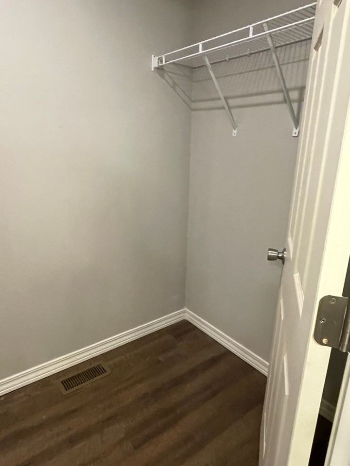 111 Kellen Ln - Photo 3 of 43