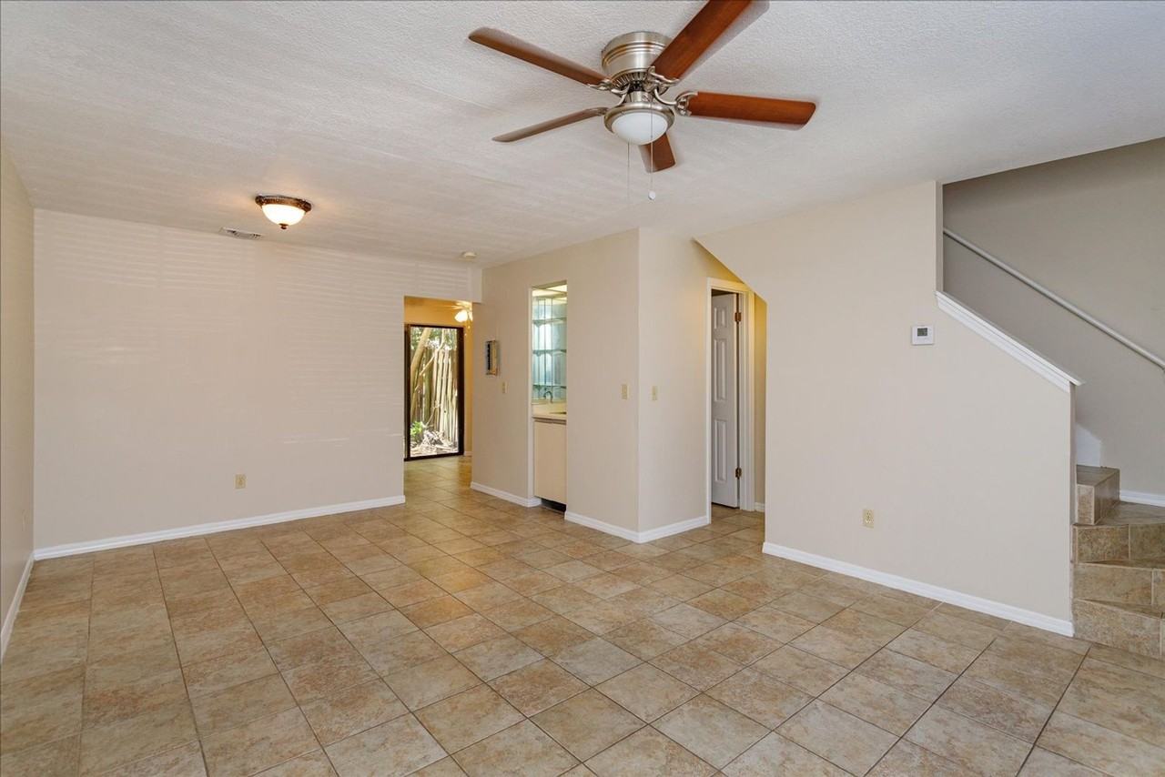 7328 Forest Hill Ct - Photo 2 of 13
