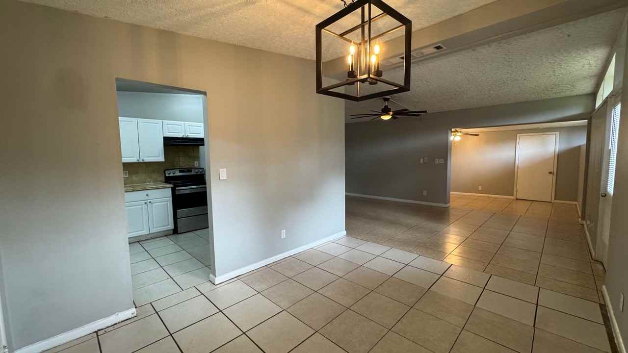 1053 Cherbourg Ave E - Photo 3 of 13