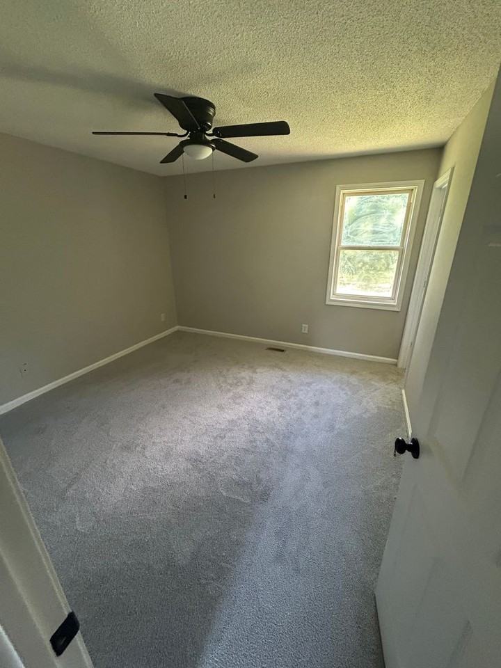 111 Stall St - Photo 3 of 10