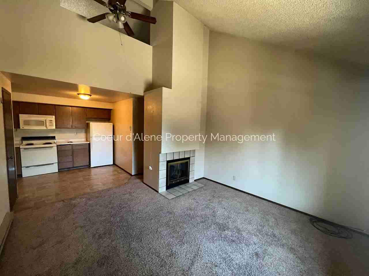 147 E Willow Tree Ln - Photo 4 of 10