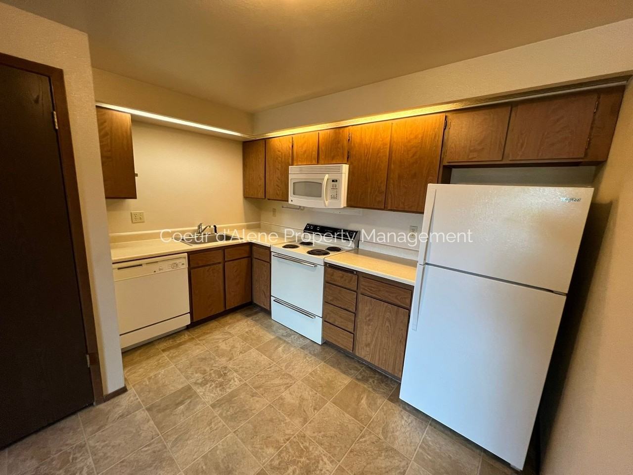 147 E Willow Tree Ln - Photo 5 of 10