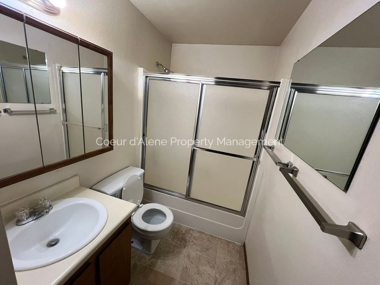 147 E Willow Tree Ln - Photo 6 of 10