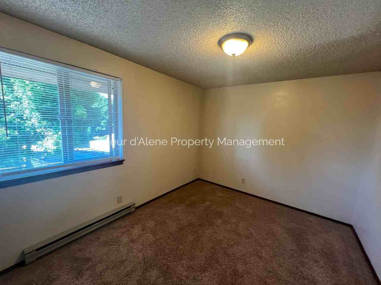 147 E Willow Tree Ln - Photo 7 of 10