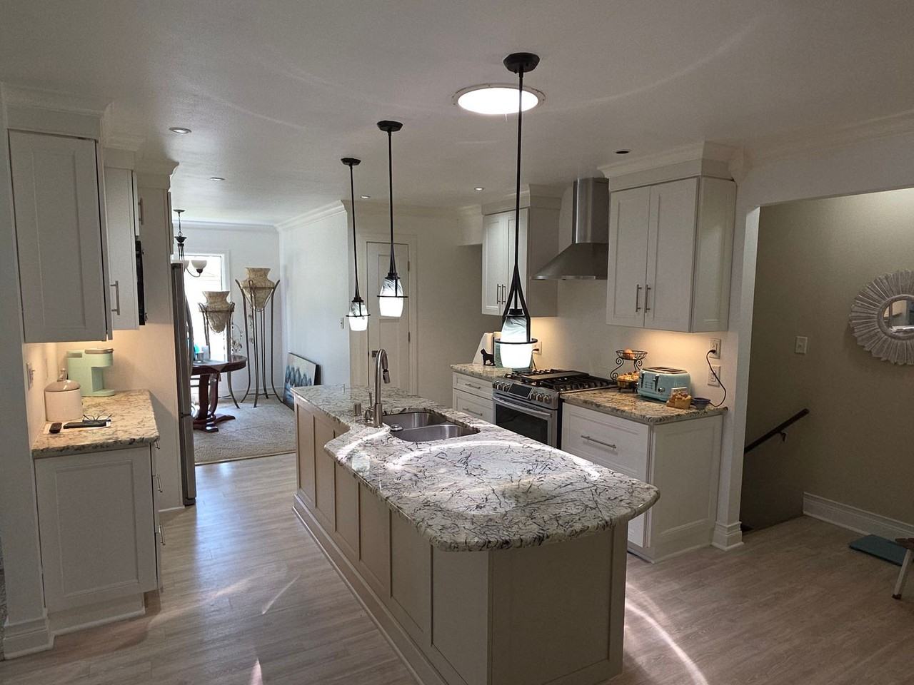 8045 S Wayland Dr - Photo 2 of 26
