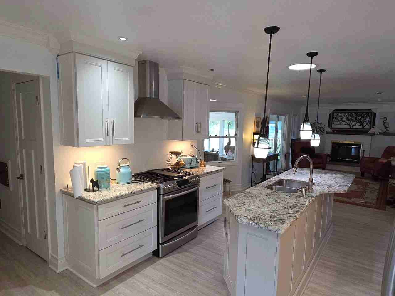 8045 S Wayland Dr - Photo 3 of 26