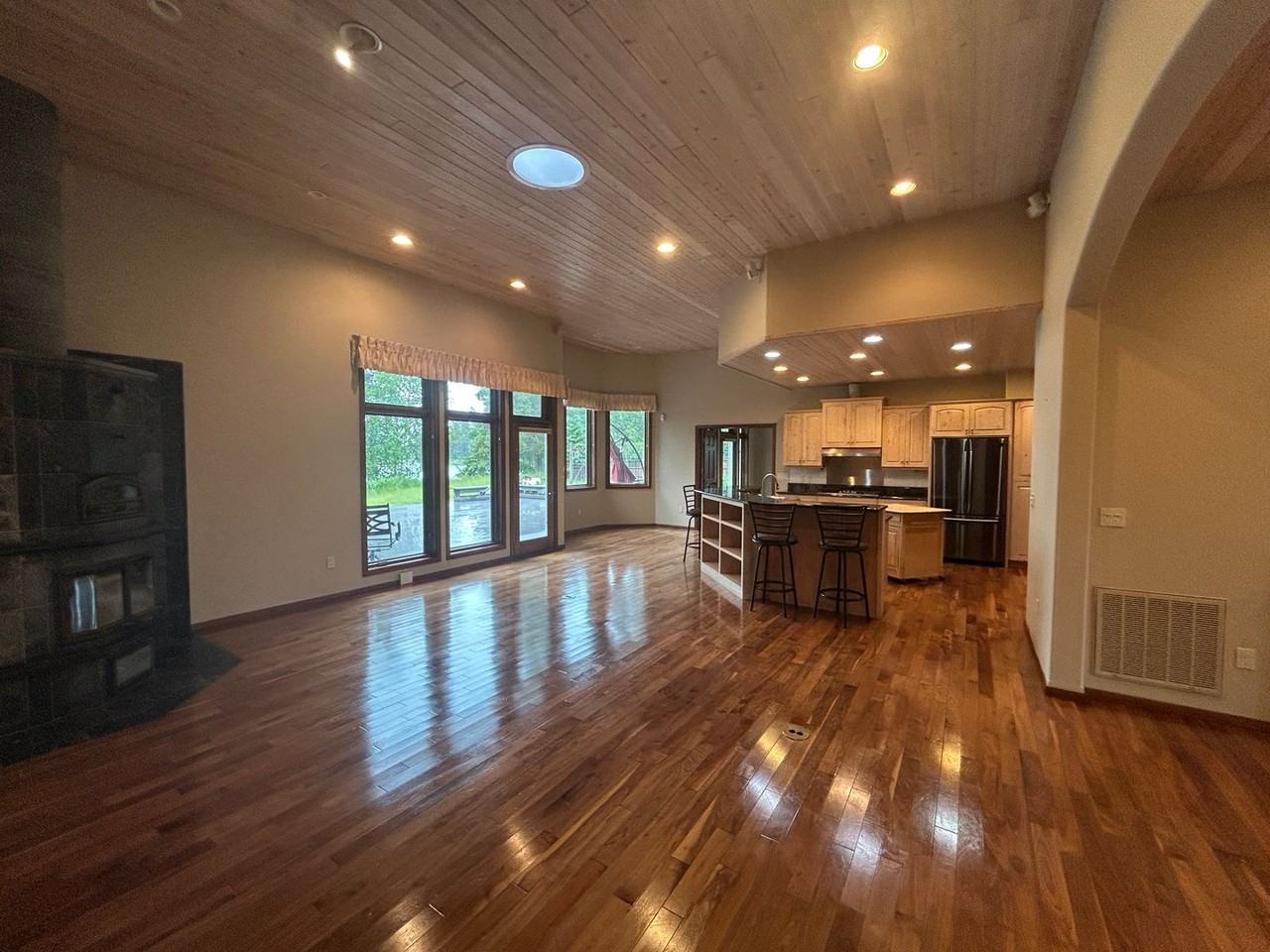 1096 Swan Horseshoe Dr - Photo 2 of 50