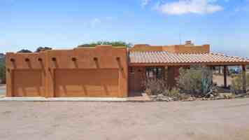 featured image of 670 E Moon Vista St