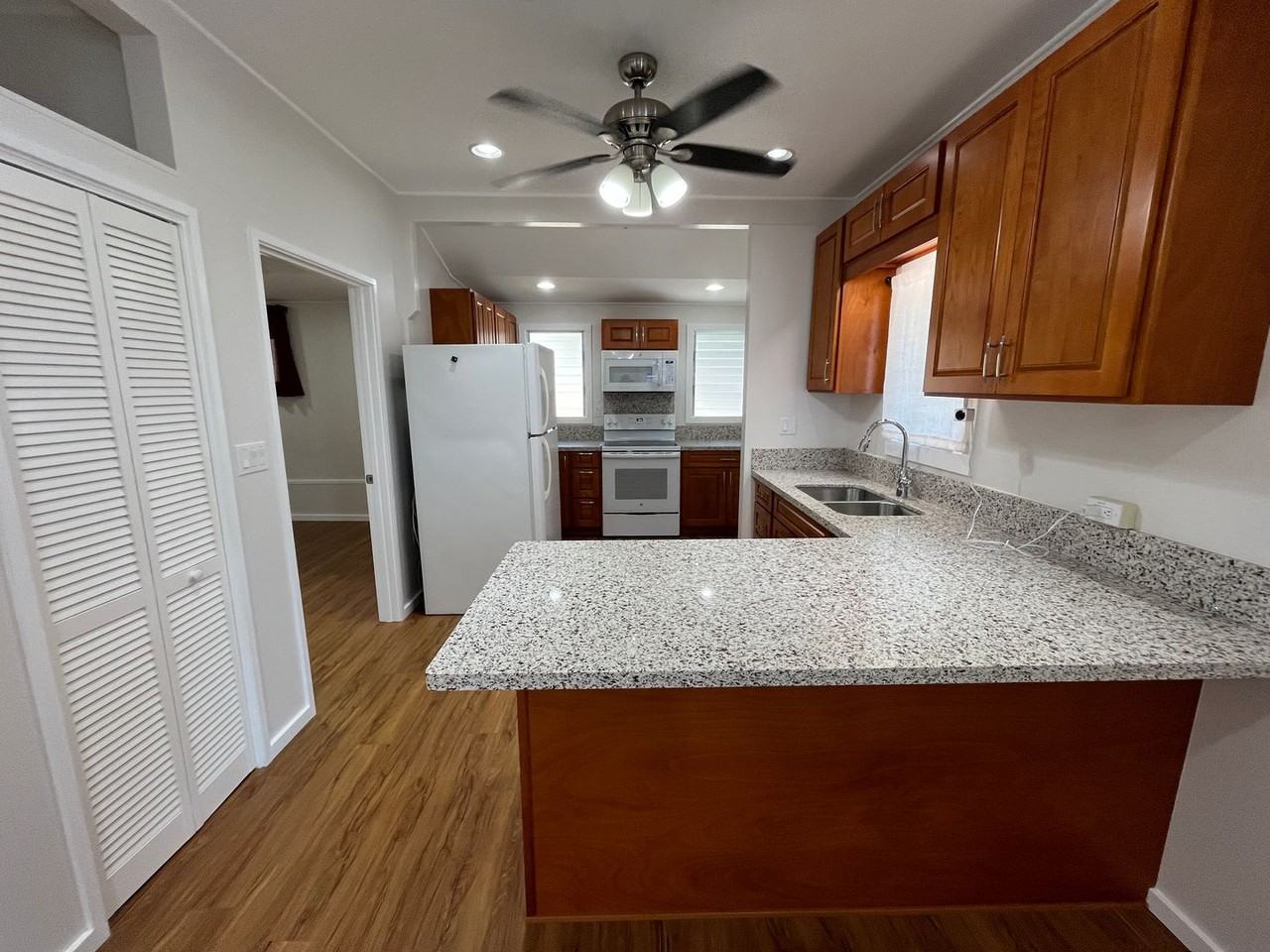 1927 Aupuni St - Photo 3 of 19