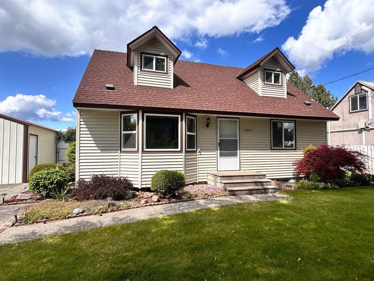 17005 E 4th Ave - Photo 2 of 26