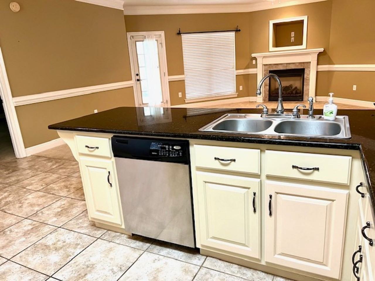 5544 Fairfield Pl - Photo 4 of 24