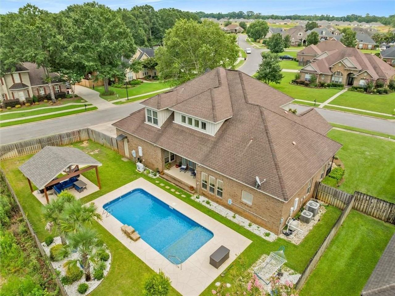 2190 Milner Way - Photo 2 of 50