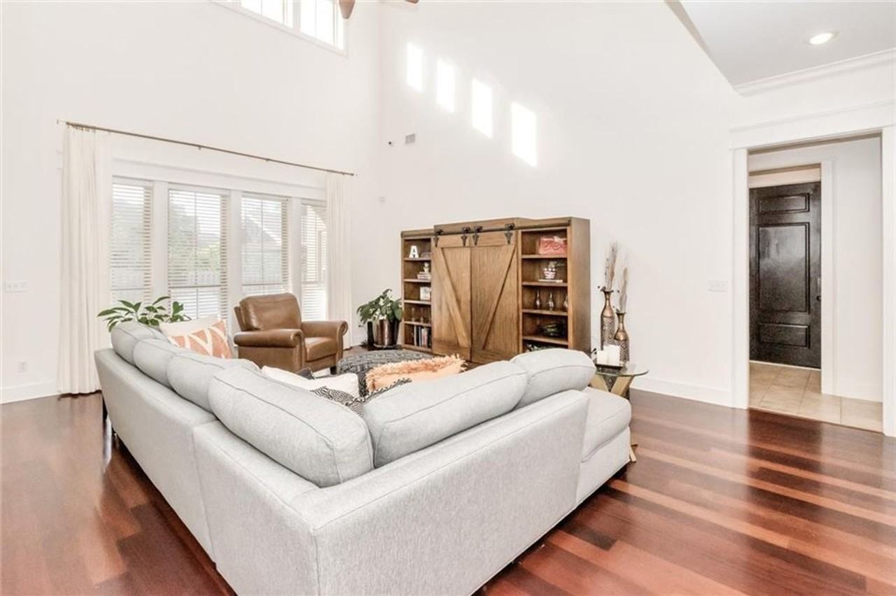 2190 Milner Way - Photo 3 of 50