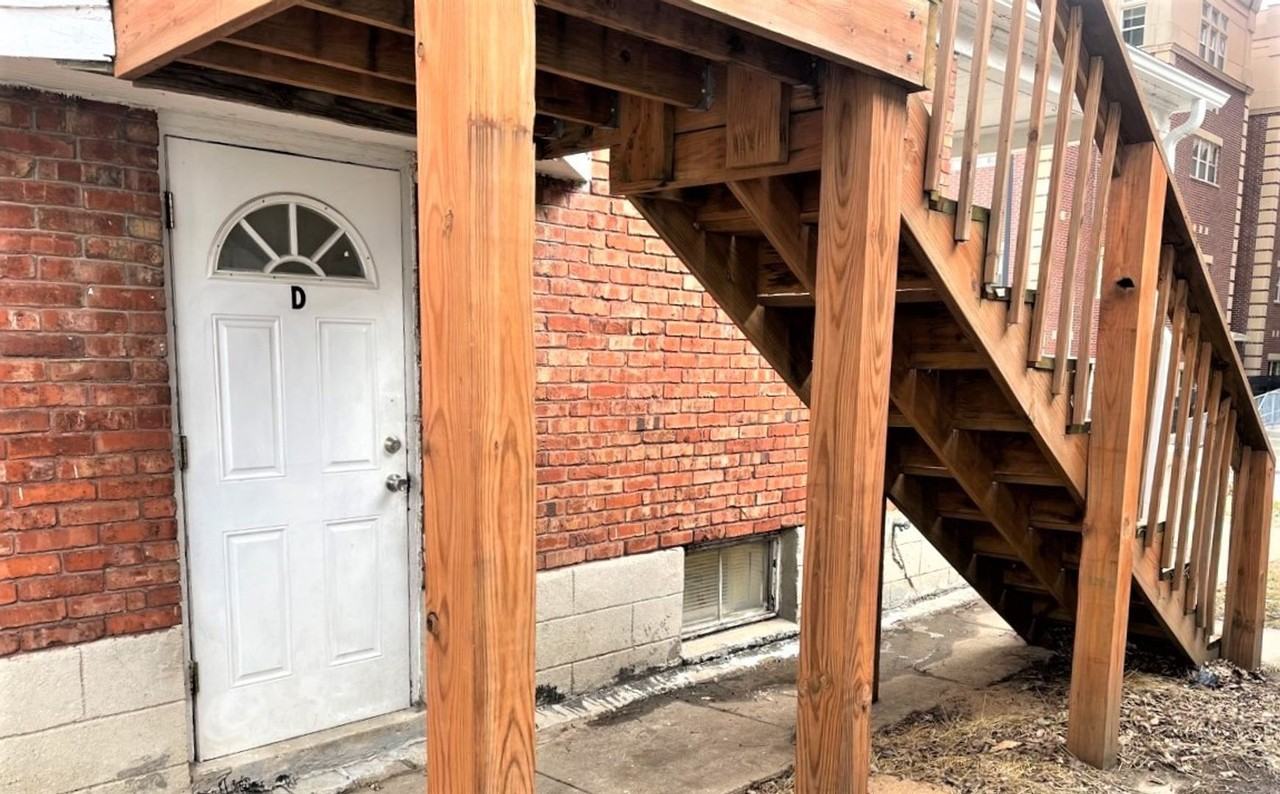 1203 E Walnut St #D - Photo 3 of 20