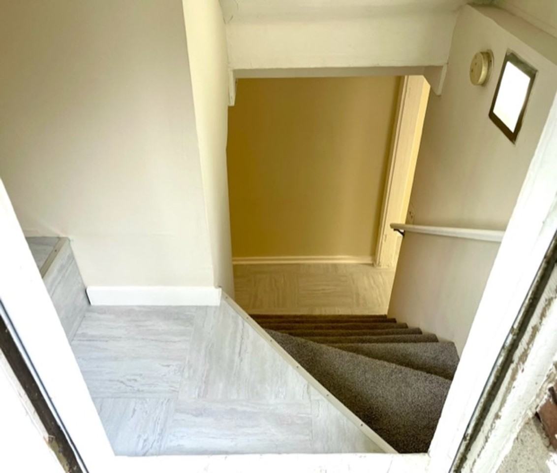 1203 E Walnut St #D - Photo 4 of 20