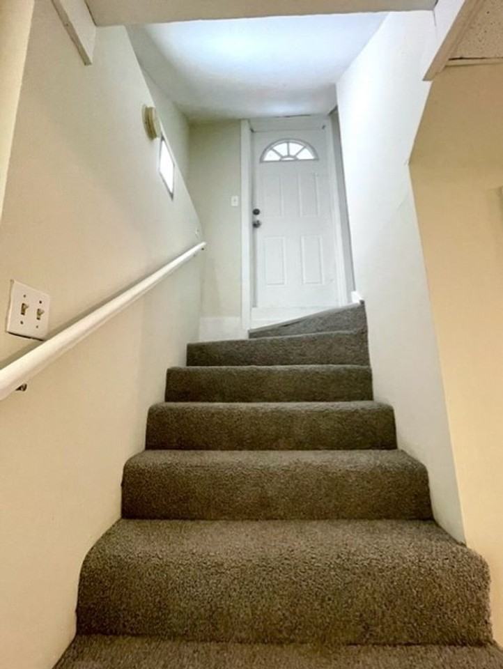 1203 E Walnut St #D - Photo 5 of 20