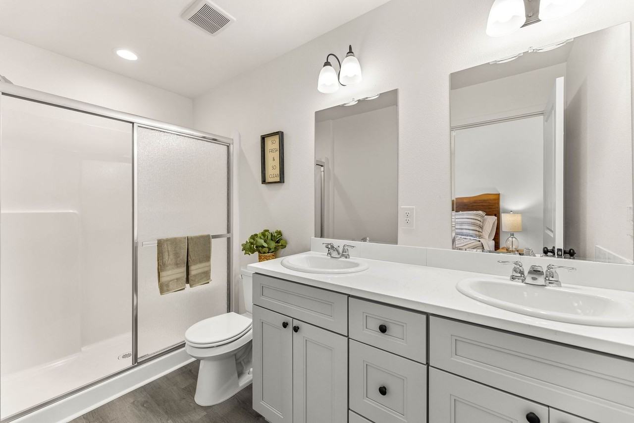 2917 Ne 137th Way - Photo 3 of 14