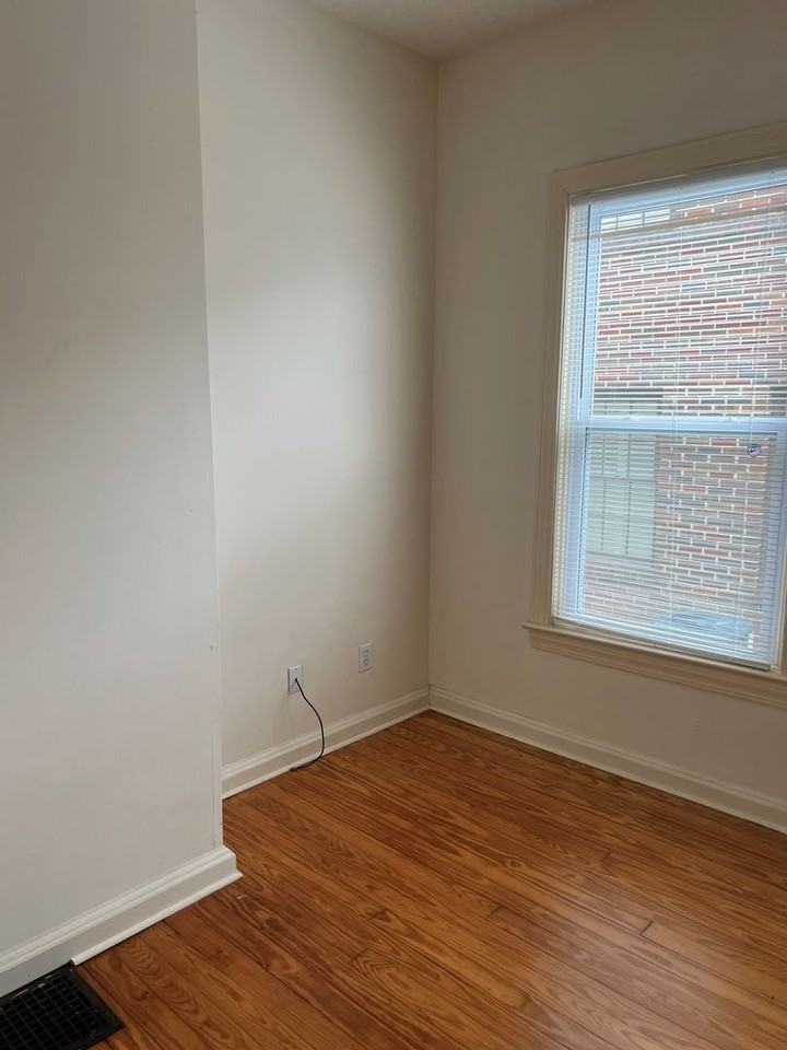 1920 8th St #2 - Photo 3 of 16