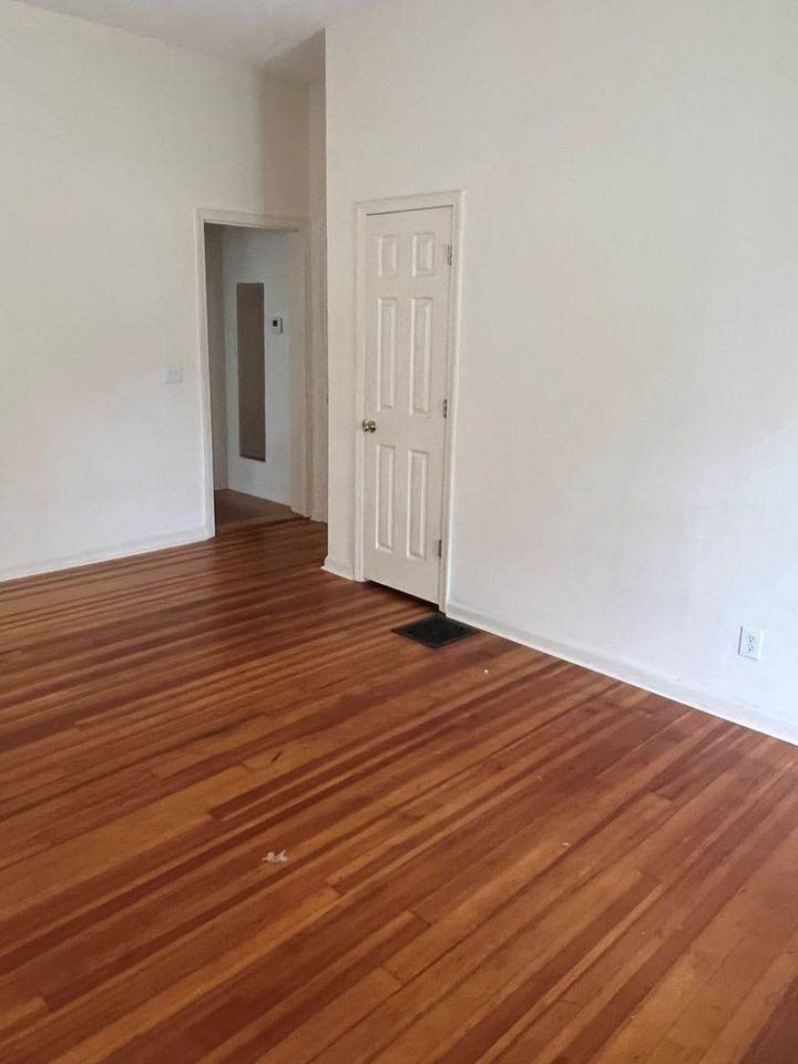 1920 8th St #2 - Photo 4 of 16