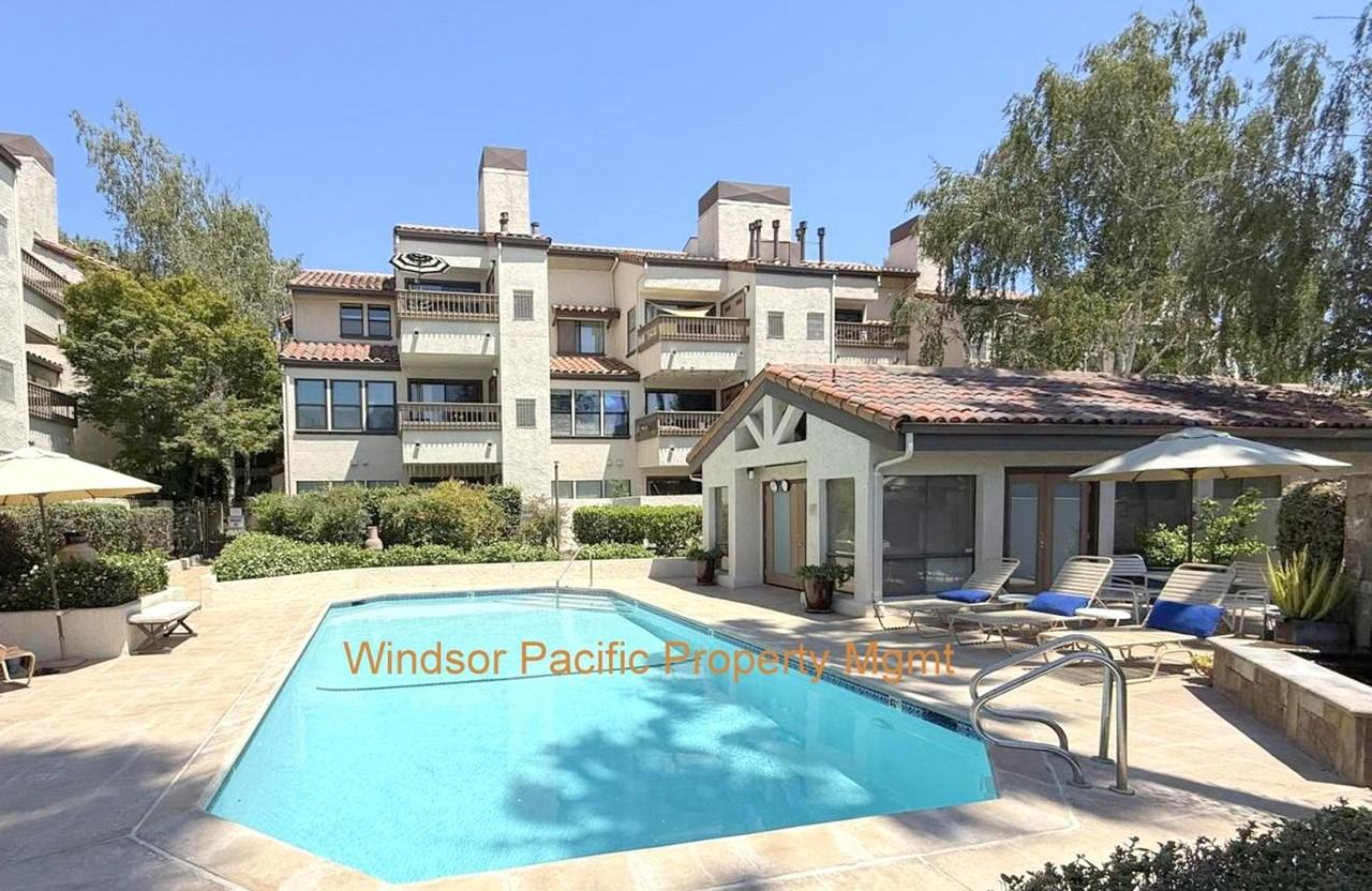 1031 S Villa Way - Photo 2 of 23