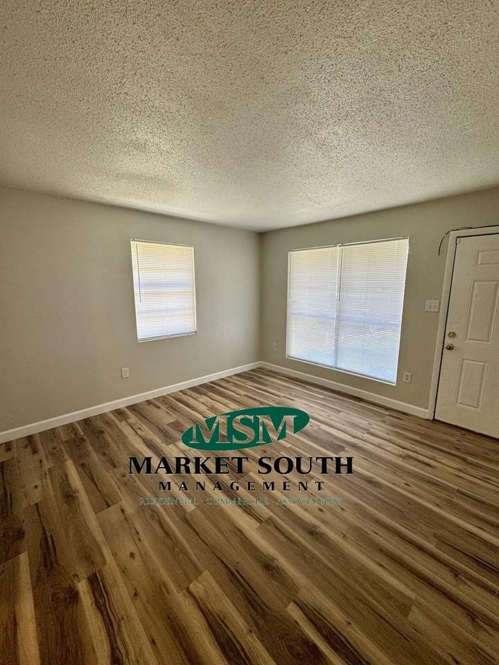 2138 Adams Ave - Photo 3 of 12