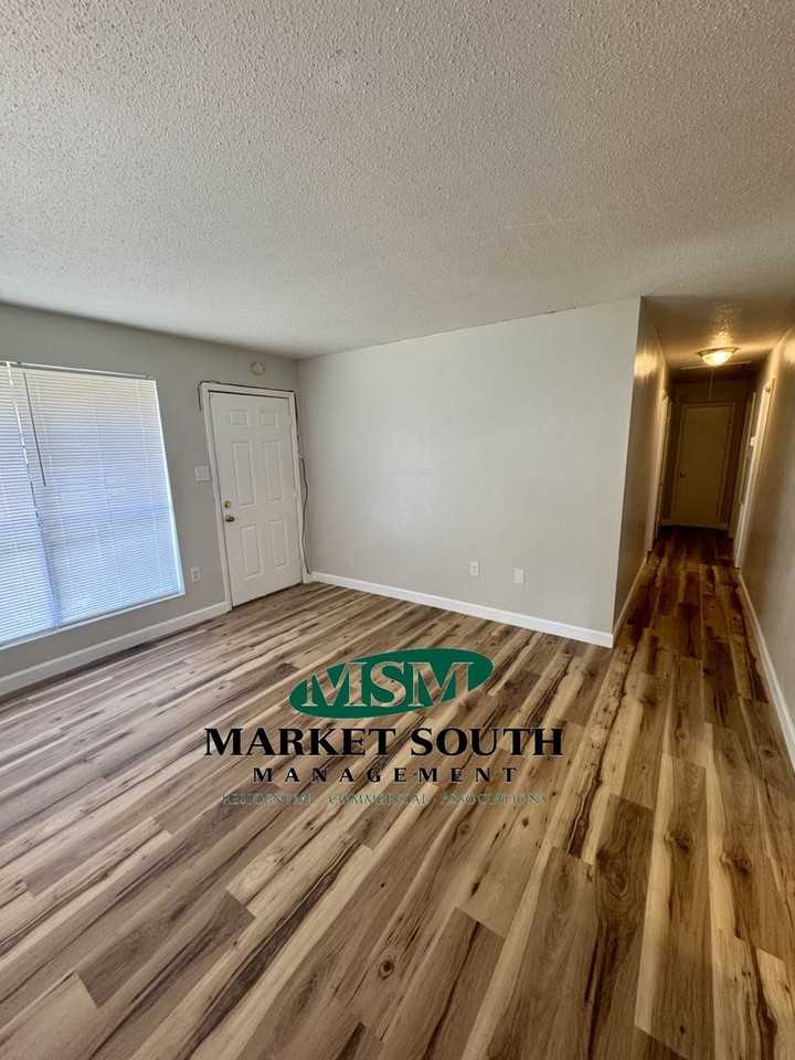 2138 Adams Ave - Photo 5 of 12