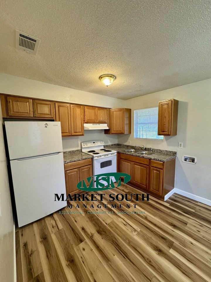 2138 Adams Ave - Photo 7 of 12