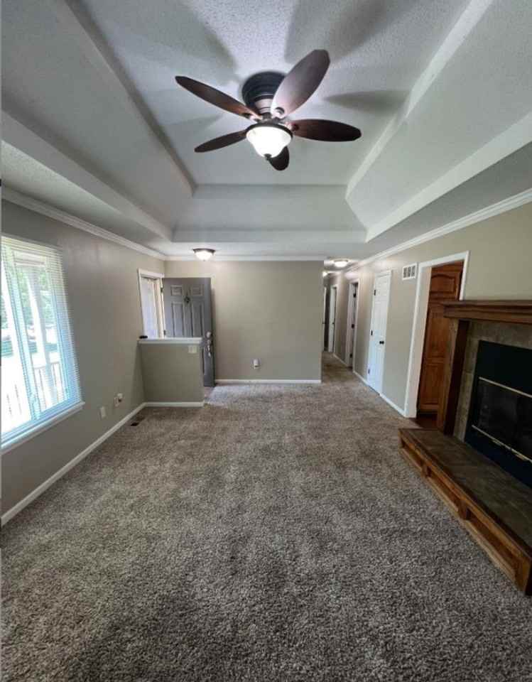 925 Ne Carousel Ln - Photo 2 of 13
